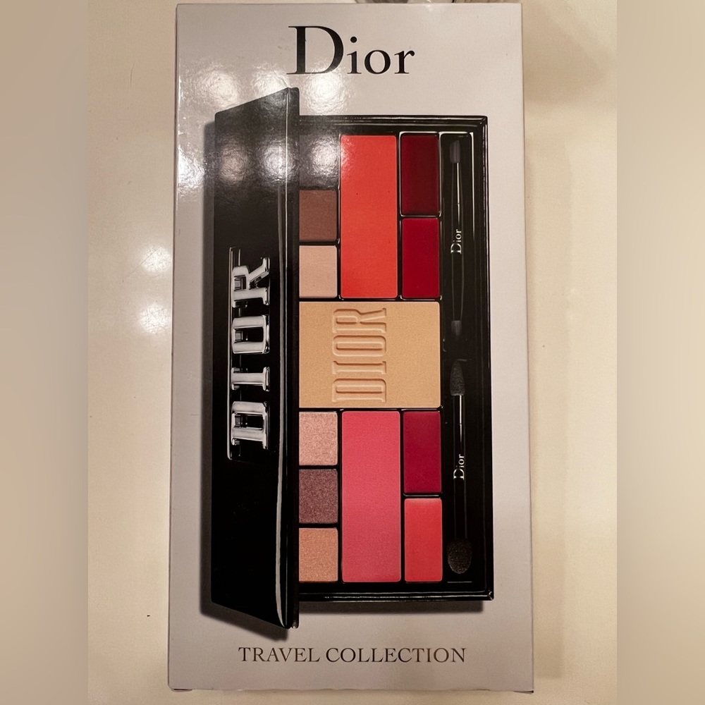 Dior Ultra Dior Couture Palette Colours of Fashion Travel Collection